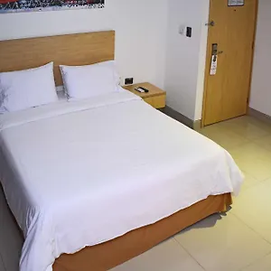 Radisson Diamond Hotel